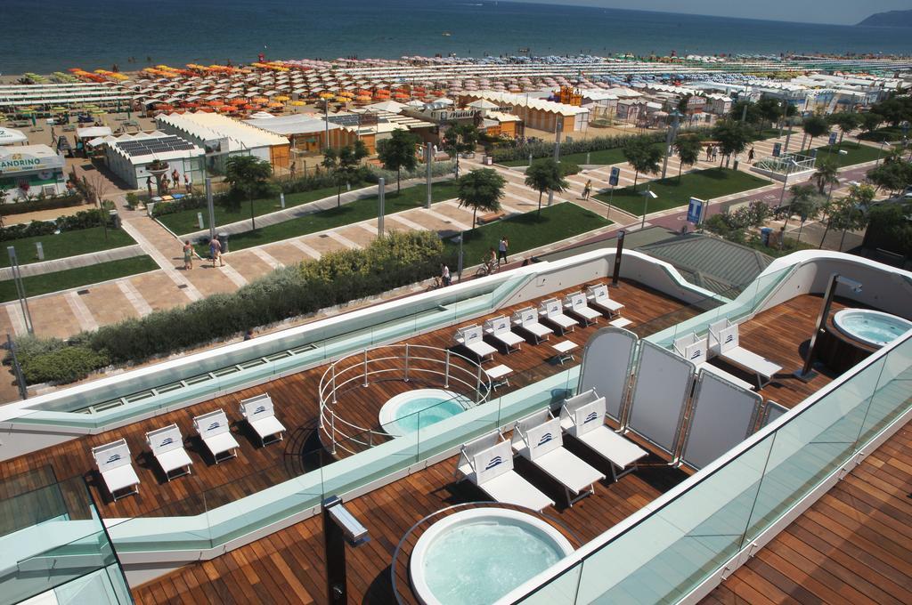 Trampolines Suite Hotel Riccione Eksteriør billede